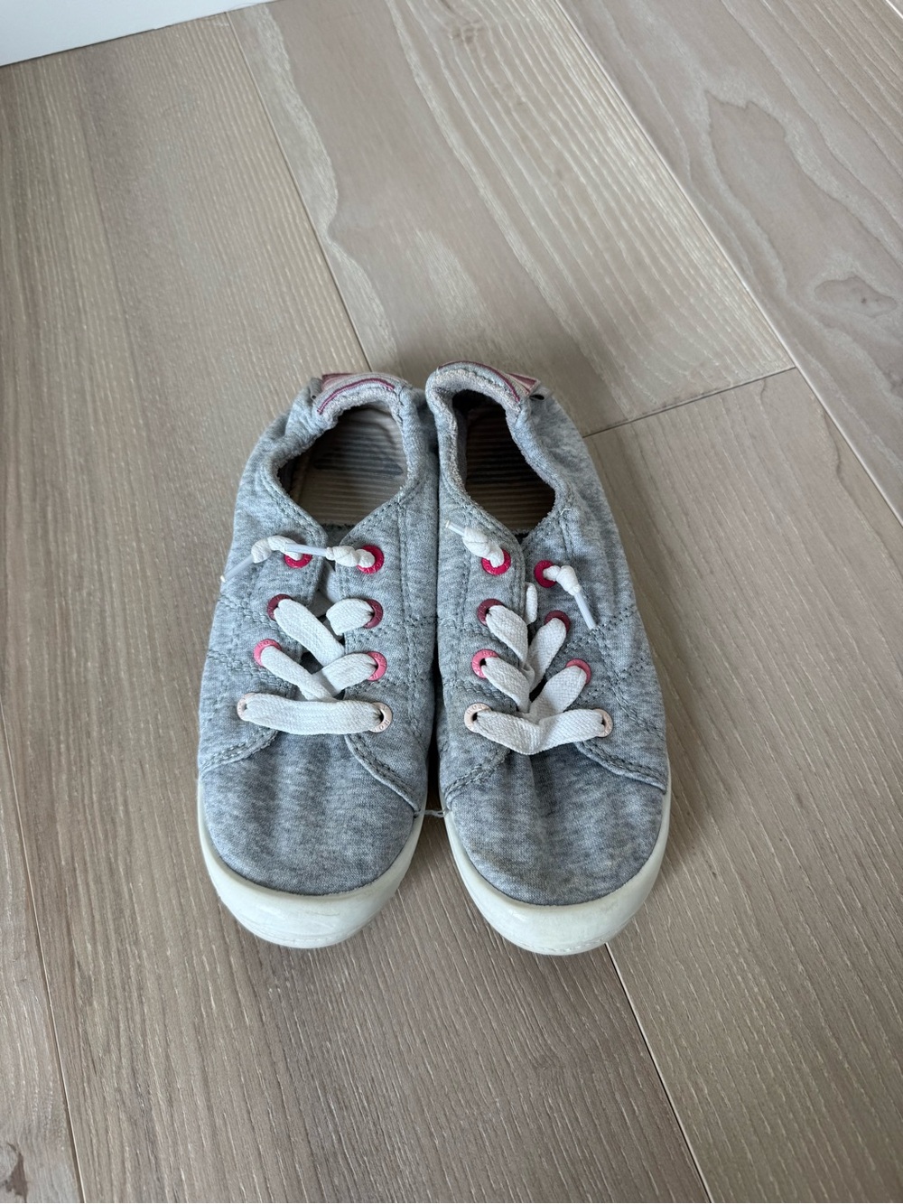 Roxy Kids Gray Slip-On Sneakers with Pink Eyelet Accents - Picture 1 of 3
